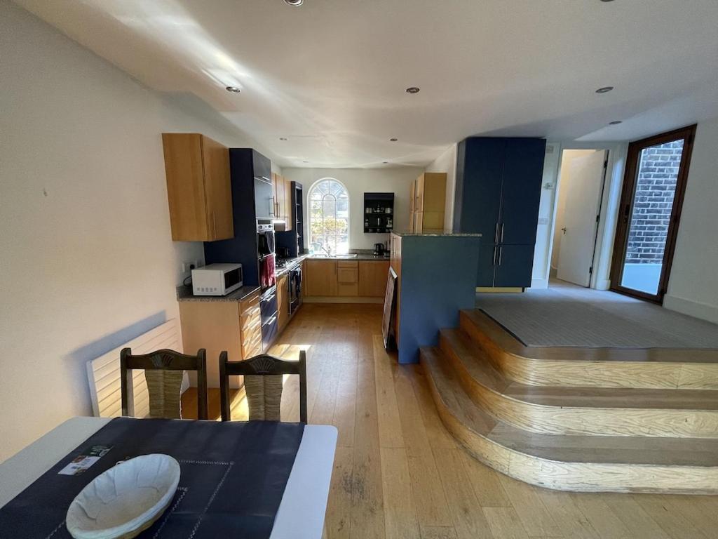 Beautiful 5-Bedroom Townhouse London Exterior photo